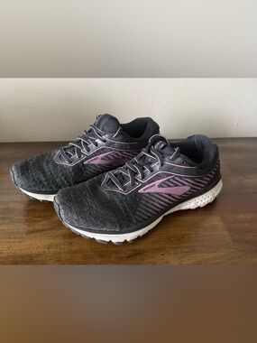 Brooks Ghost 12 Women's Size 9  (Medium) Running Shoes Black Purple.
